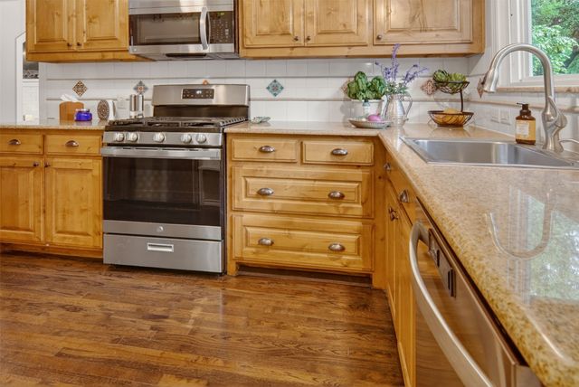 720 Merritt Street, River Oaks, TX 76114