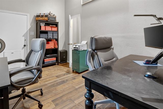 720 Merritt Street, River Oaks, TX 76114