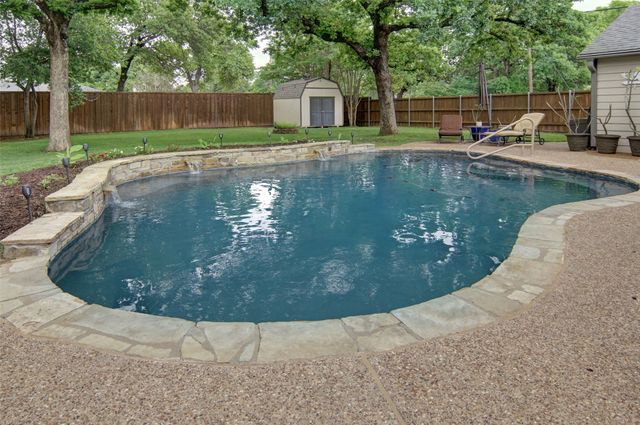 720 Merritt Street, River Oaks, TX 76114