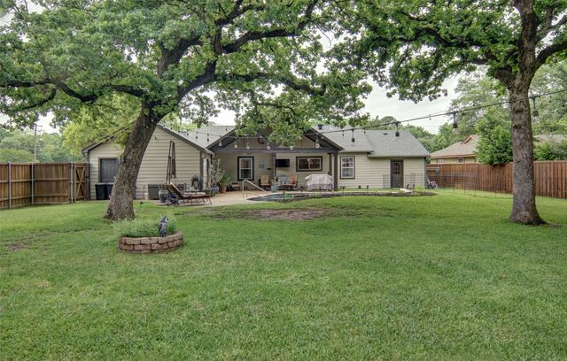 720 Merritt Street, River Oaks, TX 76114