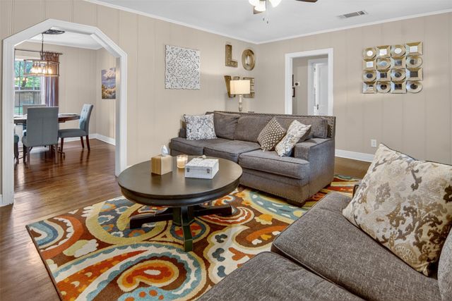 720 Merritt Street, River Oaks, TX 76114