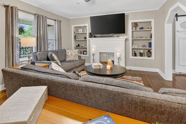 720 Merritt Street, River Oaks, TX 76114