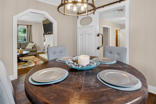 720 Merritt Street, River Oaks, TX 76114