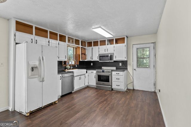 5753 Gum Court, Ellenwood, GA 30294