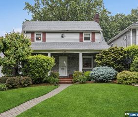 77 Bennett Road, Teaneck, NJ 07666