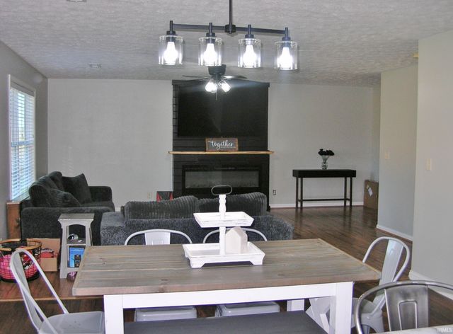 9434 Hedgewood Court, Evansville, IN 47725