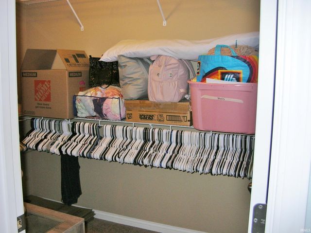 9434 Hedgewood Court, Evansville, IN 47725