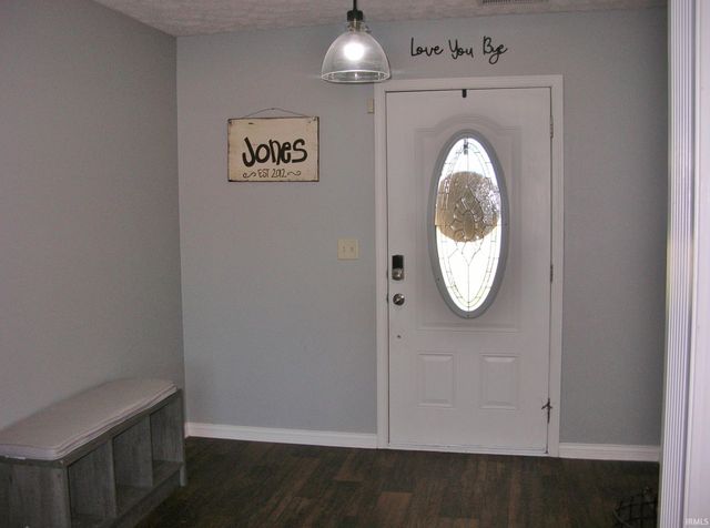 9434 Hedgewood Court, Evansville, IN 47725