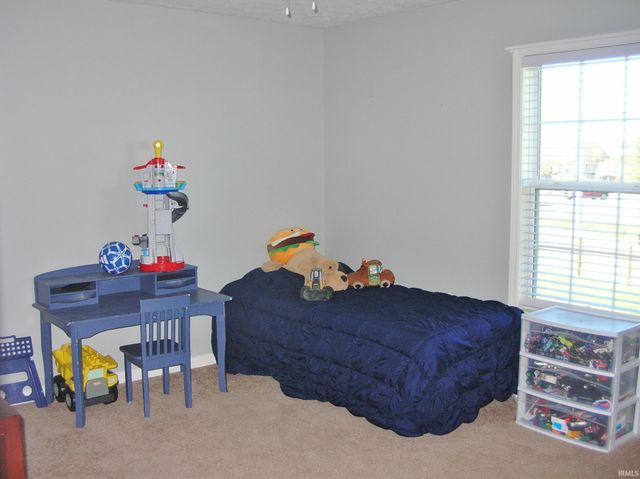 9434 Hedgewood Court, Evansville, IN 47725