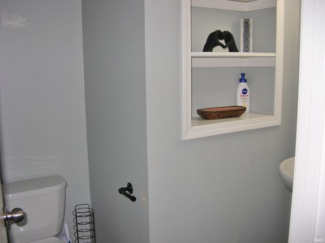 9434 Hedgewood Court, Evansville, IN 47725