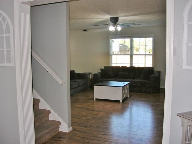 9434 Hedgewood Court, Evansville, IN 47725