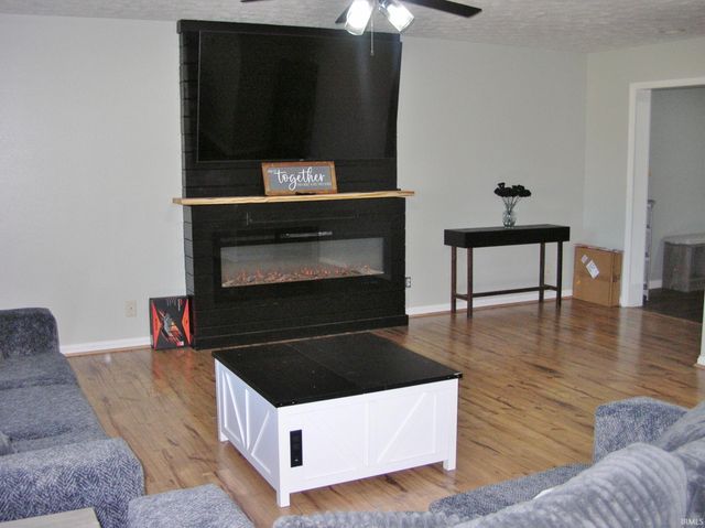 9434 Hedgewood Court, Evansville, IN 47725