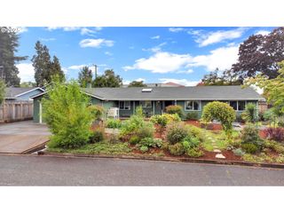 660 ELWOOD Dr, Eugene, OR 97401