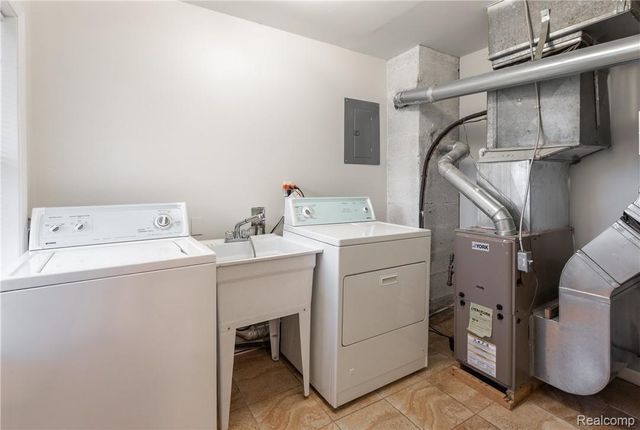 31733 KATHRYN Street, Garden City, MI 48135