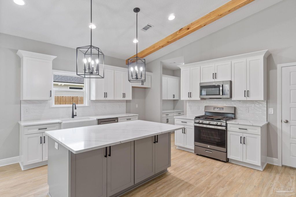 1414 Madelyn Woods Dr, Pensacola, FL 32506