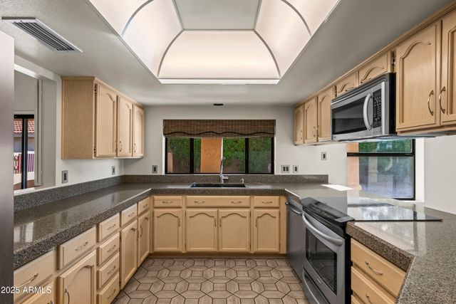 26009 S ASHWOOD Drive, Sun Lakes, AZ 85248