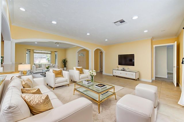 9515 Winsome Lane, Houston, TX 77063