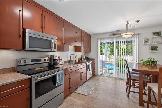 5649 Rushmere DR, Virginia Beach, VA 23464