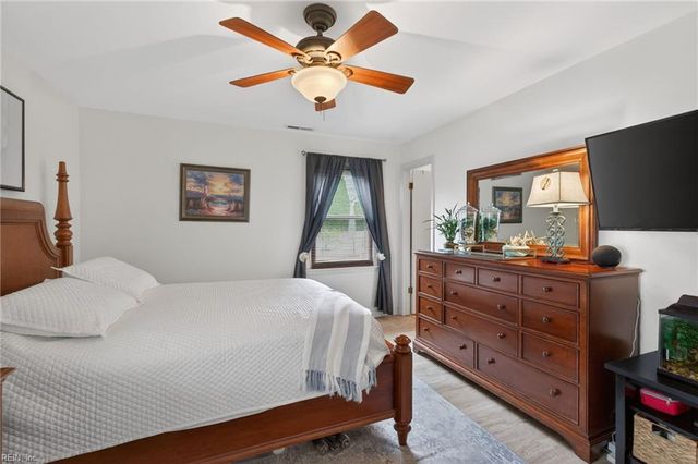 5649 Rushmere DR, Virginia Beach, VA 23464