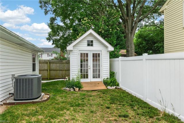 5649 Rushmere DR, Virginia Beach, VA 23464