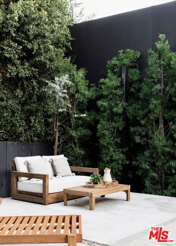 9064 Harland Avenue, West Hollywood, CA 90069