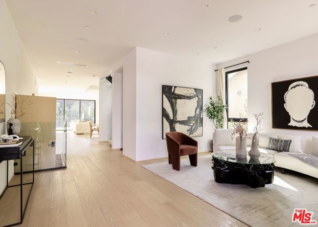 9064 Harland Avenue, West Hollywood, CA 90069