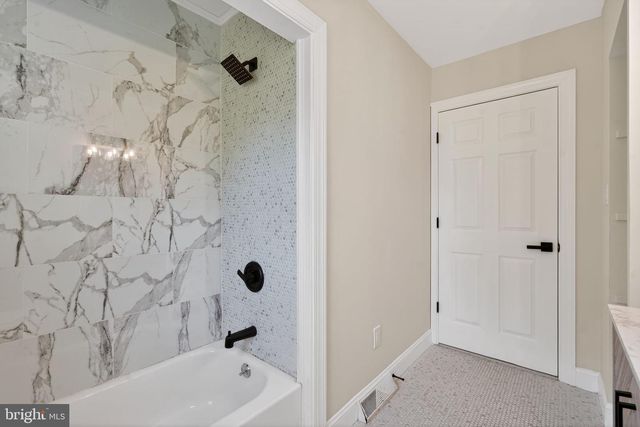 902 LAMBERT DR, Westampton, NJ 08060