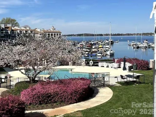 18857 Vineyard Point Lane, Cornelius, NC 28031