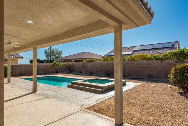 74137 Academy Lane E, Palm Desert, CA 92211