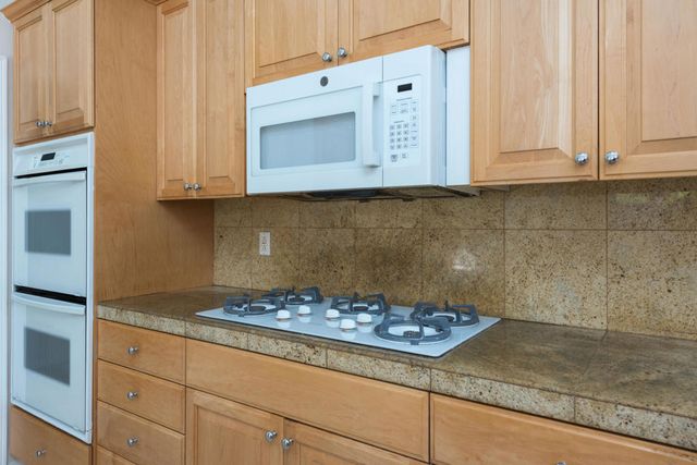 74137 Academy Lane E, Palm Desert, CA 92211