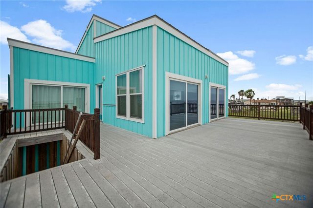 1385 N Ocean Drive, Port Lavaca, TX 77979