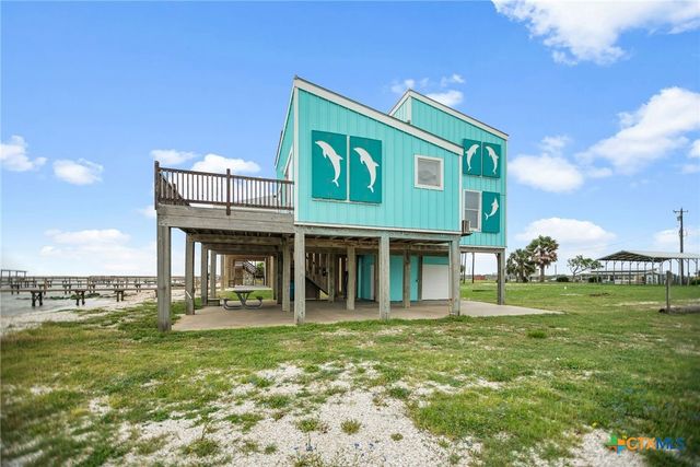 1385 N Ocean Drive, Port Lavaca, TX 77979