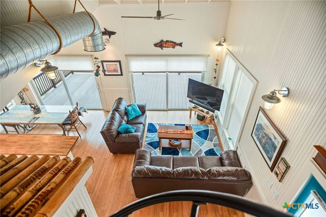 1385 N Ocean Drive, Port Lavaca, TX 77979
