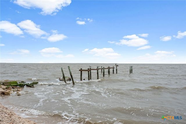 1385 N Ocean Drive, Port Lavaca, TX 77979