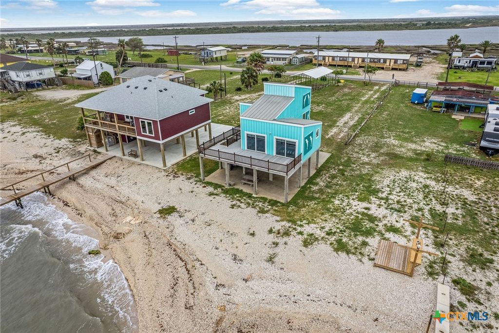 1385 N Ocean Drive, Port Lavaca, TX 77979