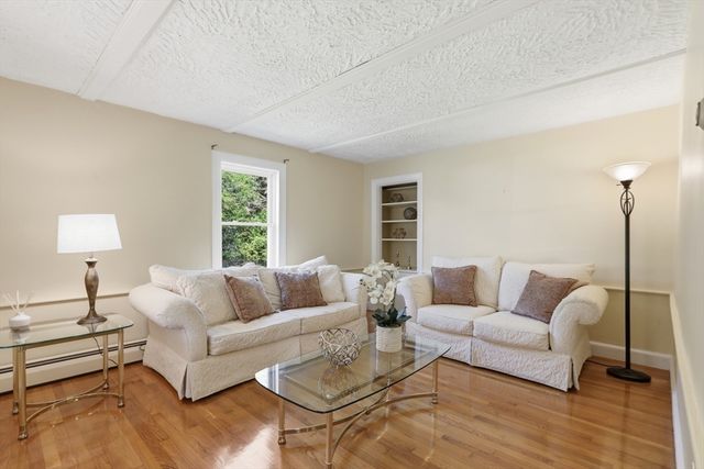 26 Quimby Ave, Woburn, MA 01801