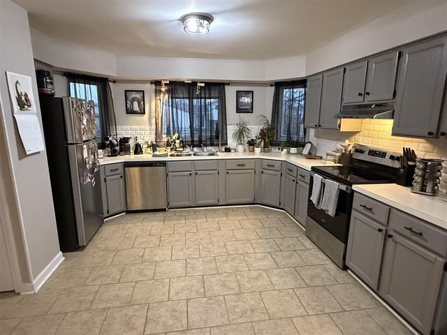 1438 Rand Rd, Canton, MI 48187