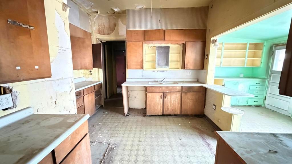 Image 10 of property listing at 82962 Panamint Avenue, Trona, CA 93562