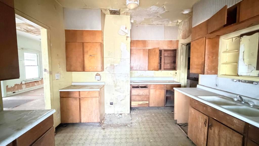 Image 11 of property listing at 82962 Panamint Avenue, Trona, CA 93562