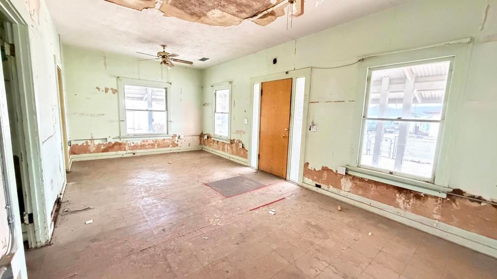 Image 7 of property listing at 82962 Panamint Avenue, Trona, CA 93562