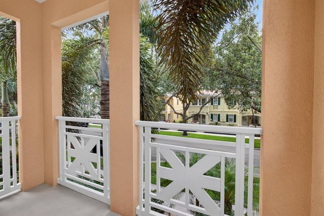 219 Soriano Drive, Jupiter, FL 33458