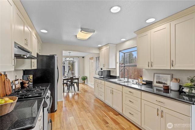 8401 68th Avenue Ct E, Puyallup, WA 98371