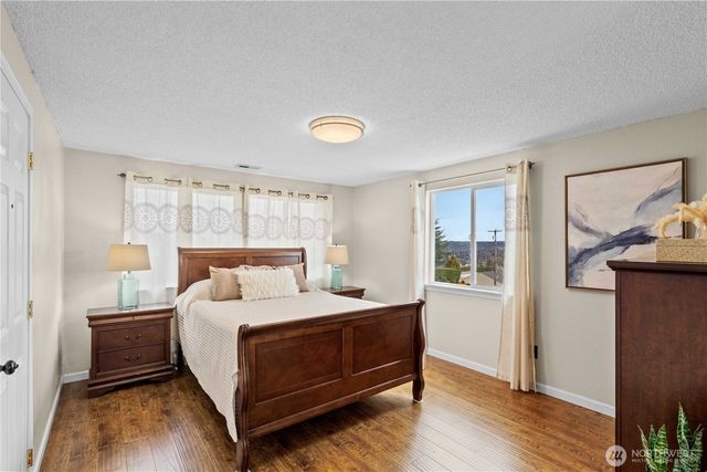 8401 68th Avenue Ct E, Puyallup, WA 98371