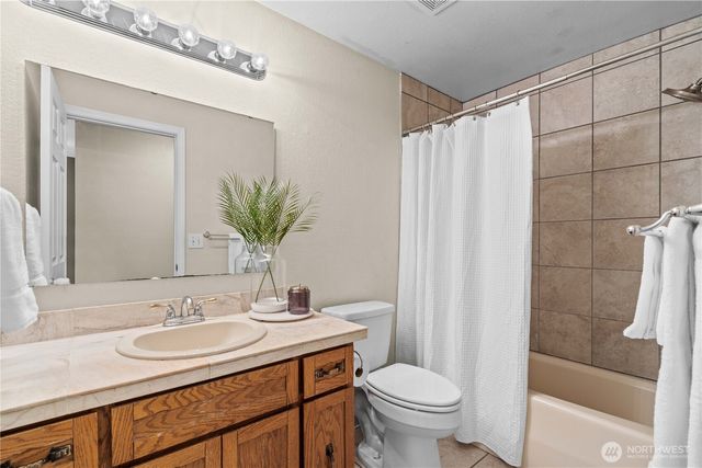 8401 68th Avenue Ct E, Puyallup, WA 98371