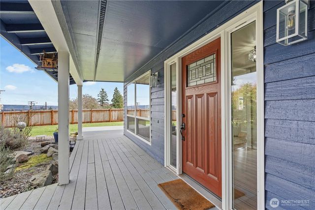 8401 68th Avenue Ct E, Puyallup, WA 98371