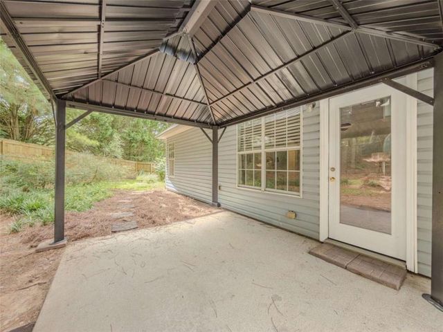 300 Greenleaf Court, Loganville, GA 30052