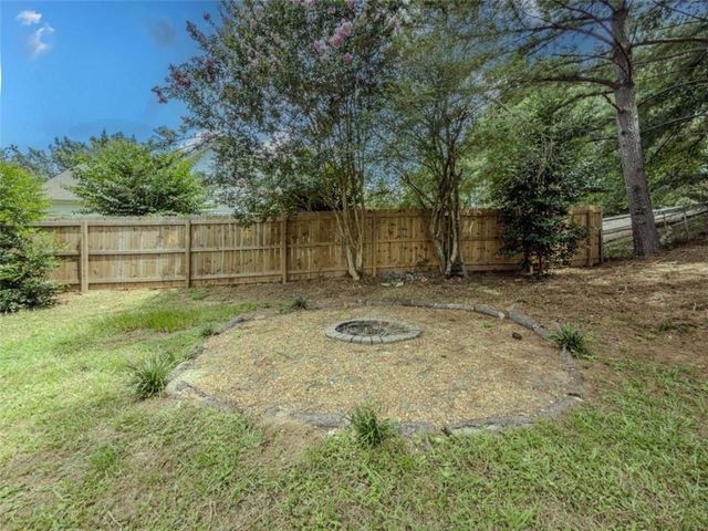 300 Greenleaf Court, Loganville, GA 30052
