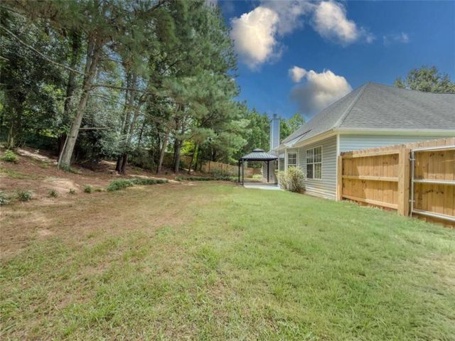 300 Greenleaf Court, Loganville, GA 30052