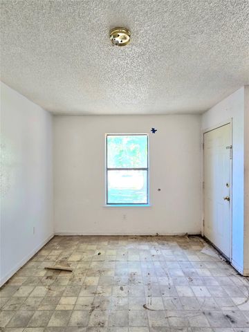 808 Willow Avenue, Cleveland, TX 77327