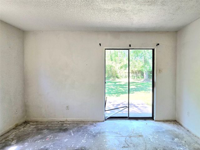 808 Willow Avenue, Cleveland, TX 77327